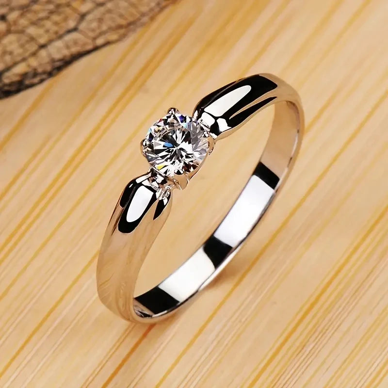 Huitan Classic Round Brilliance Ring