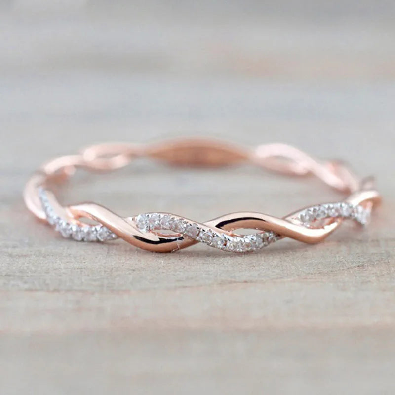Huitan Pure Twist Crystal Band